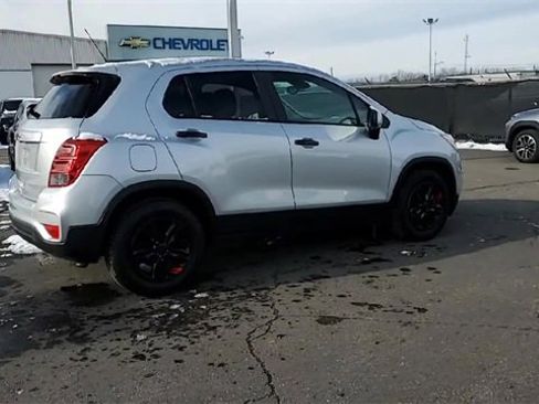 Certified 2020 Chevrolet Trax LS w/ Tint and Cruise Package image 8