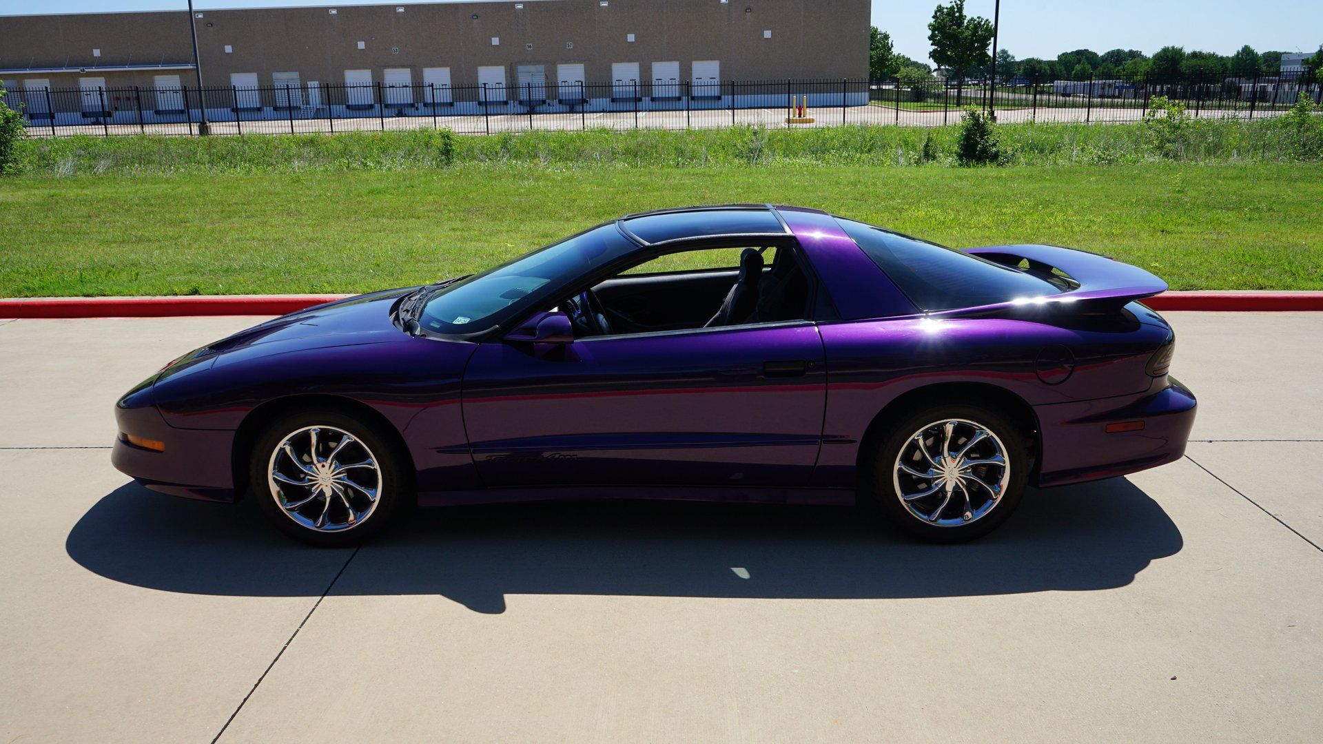 Used 1997 Pontiac Firebird Trans Am RWD image 5