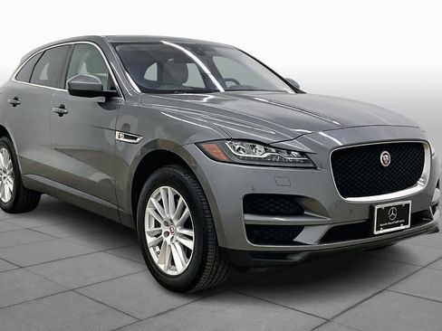 Used 2017 Jaguar F-PACE Prestige image 2