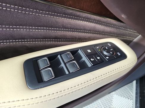 Used 2020 Lexus LS 500 AWD w/ Accessory Package (Z2) image 27