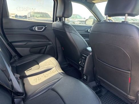 Used 2025 Jeep Compass Trailhawk image 15