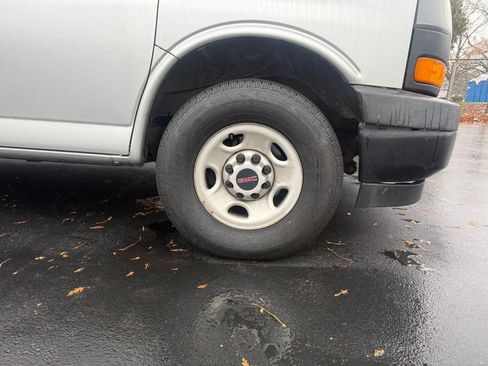 Used 2020 GMC Savana 3500 w/ Driver Convenience Package image 9