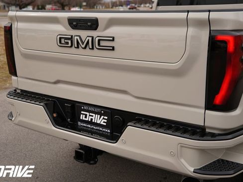 Used 2026 GMC Sierra 2500 AT4 w/ AT4 Premium Plus Package image 10