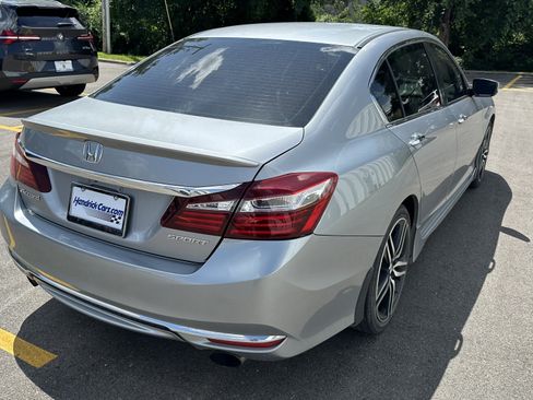 Used 2017 Honda Accord Sport image 10