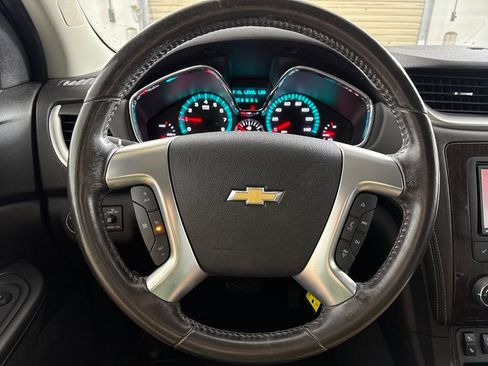 Used 2017 Chevrolet Traverse LT w/ Style and Technology Package image 13