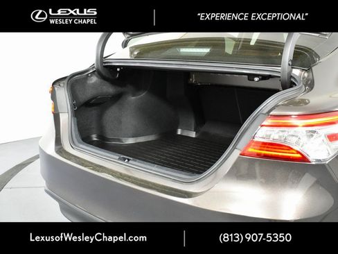 Used 2020 Toyota Camry XLE image 16