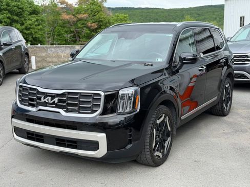 Used 2024 Kia Telluride S AWD/4WD image 1