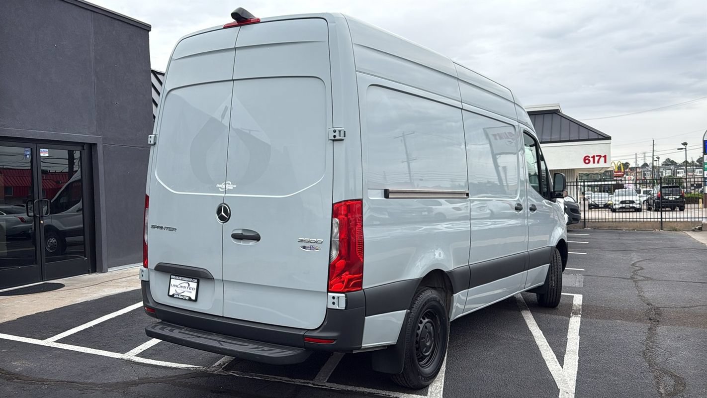 Used 2020 Mercedes-Benz Sprinter 2500 image 3