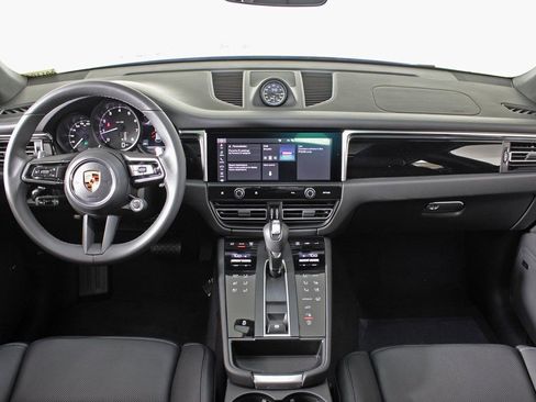 Certified 2026 Porsche Macan AWD/4WD image 19