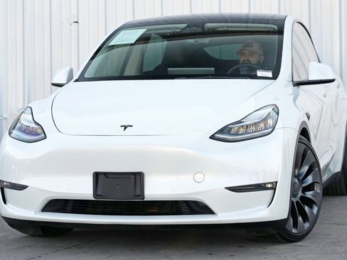 Used 2021 Tesla Model Y Long Range image 3
