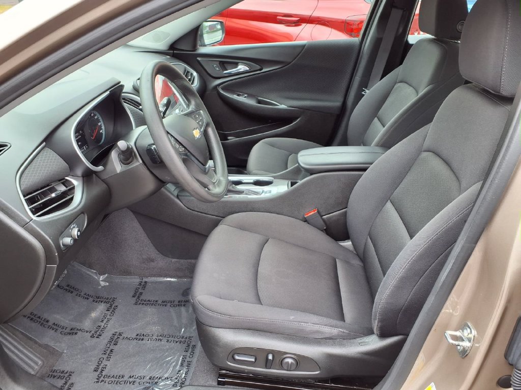 Used 2023 Chevrolet Malibu LT FWD image 15