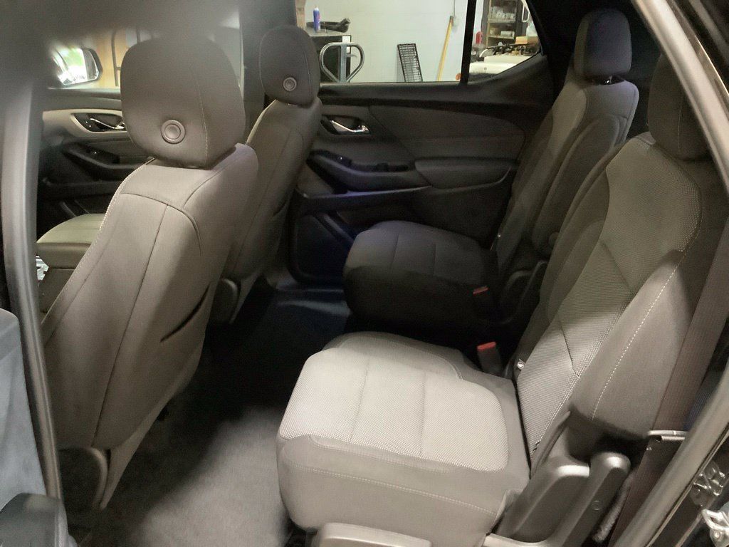 Used 2023 Chevrolet Traverse LT AWD/4WD image 18