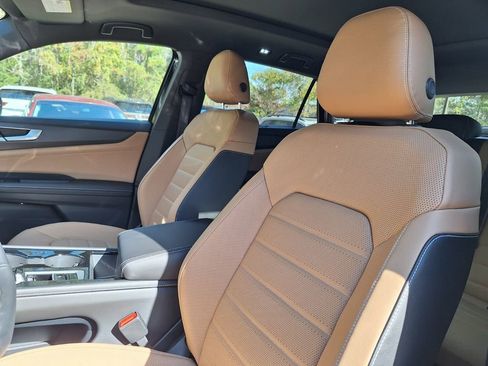 New 2026 Volkswagen Atlas Cross Sport SEL R-Line image 10