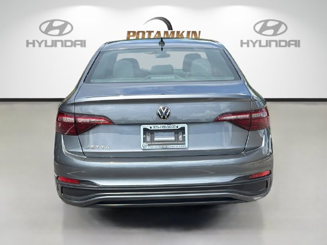 Used 2024 Volkswagen Jetta Sport FWD image 6