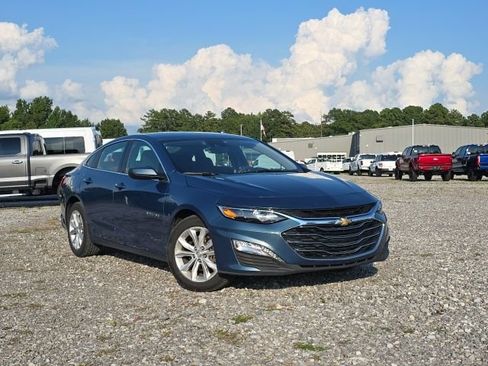 Used 2025 Chevrolet Malibu LT FWD image 1