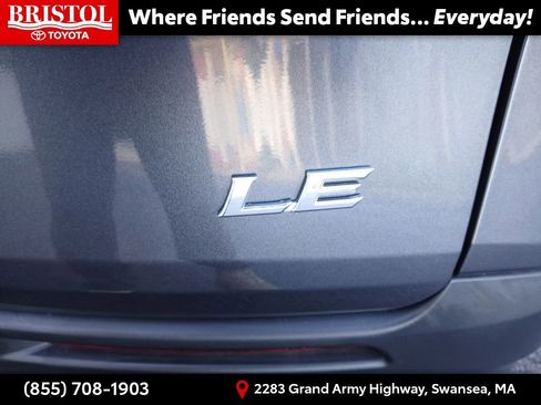 Used 2025 Toyota Sienna LE image 32