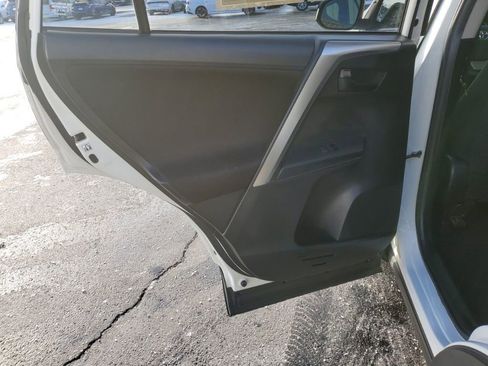 Used 2015 Toyota RAV4 LE image 22