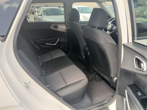 Used 2024 Kia Soul LX w/ Option Group 015 FWD image 11