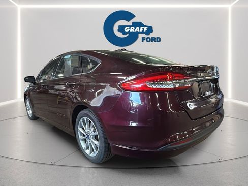 Used 2017 Ford Fusion SE FWD image 8