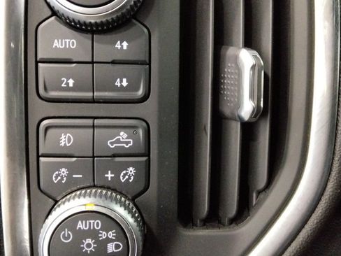 Used 2022 GMC Sierra 1500 Denali w/ Denali Reserve Package image 17