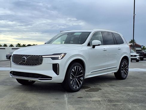 New 2026 Volvo XC90 B6 Ultra image 3