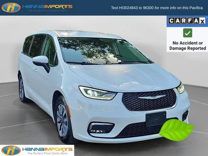 Used 2023 Chrysler Pacifica Touring-L