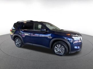 Used 2025 Nissan Pathfinder SV video 2