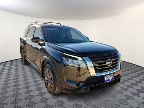 Used 2022 Nissan Pathfinder SV w/ SV Premium Package image 6