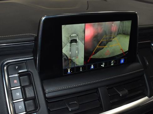 Used 2023 GMC Yukon XL SLT image 16