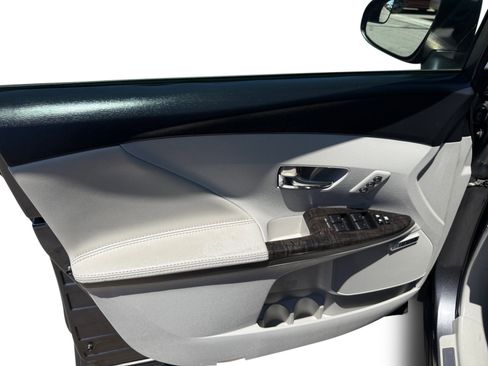 Used 2013 Toyota Venza XLE w/ XLE Premium Pkg FWD image 12