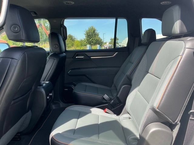 Used 2025 GMC Acadia AT4 AWD/4WD image 35