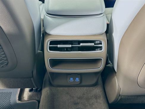Certified 2026 Genesis GV70 2.5T Advanced AWD/4WD image 18