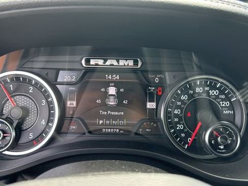 Used 2022 RAM 1500 Laramie w/ Sport Appearance Package AWD/4WD image 18