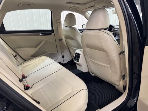 Used 2017 Volkswagen Passat 1.8T SE image 22