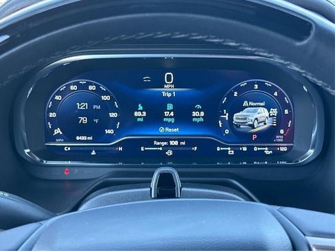 Certified 2024 Chevrolet Tahoe High Country w/ Advanced Technology Package image 25