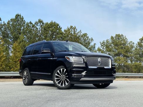 Used 2020 Lincoln Navigator Reserve image 2