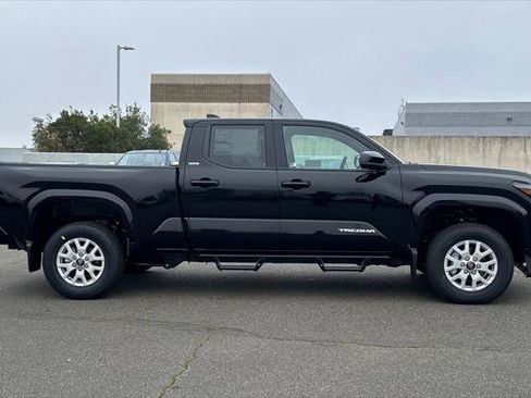 Certified 2026 Toyota Tacoma SR5 AWD/4WD image 8