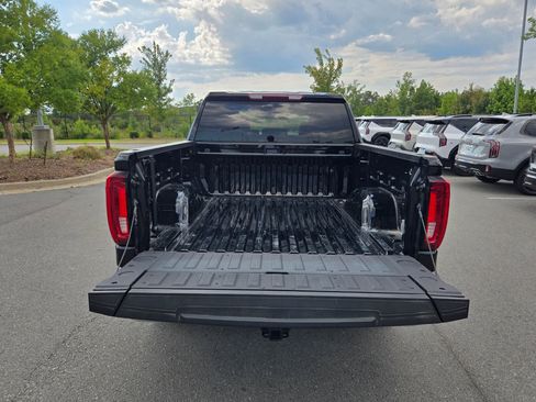 Used 2024 GMC Sierra 1500 SLT image 18