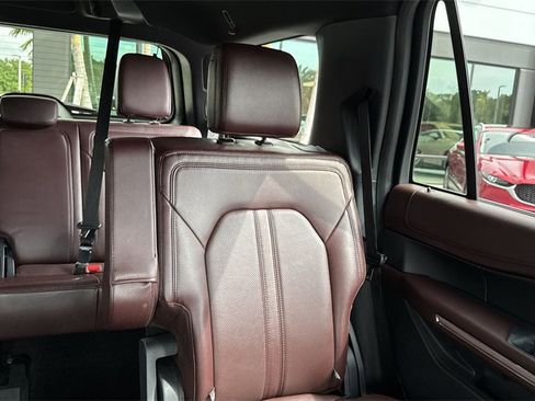 Used 2023 Ford Expedition Limited image 20