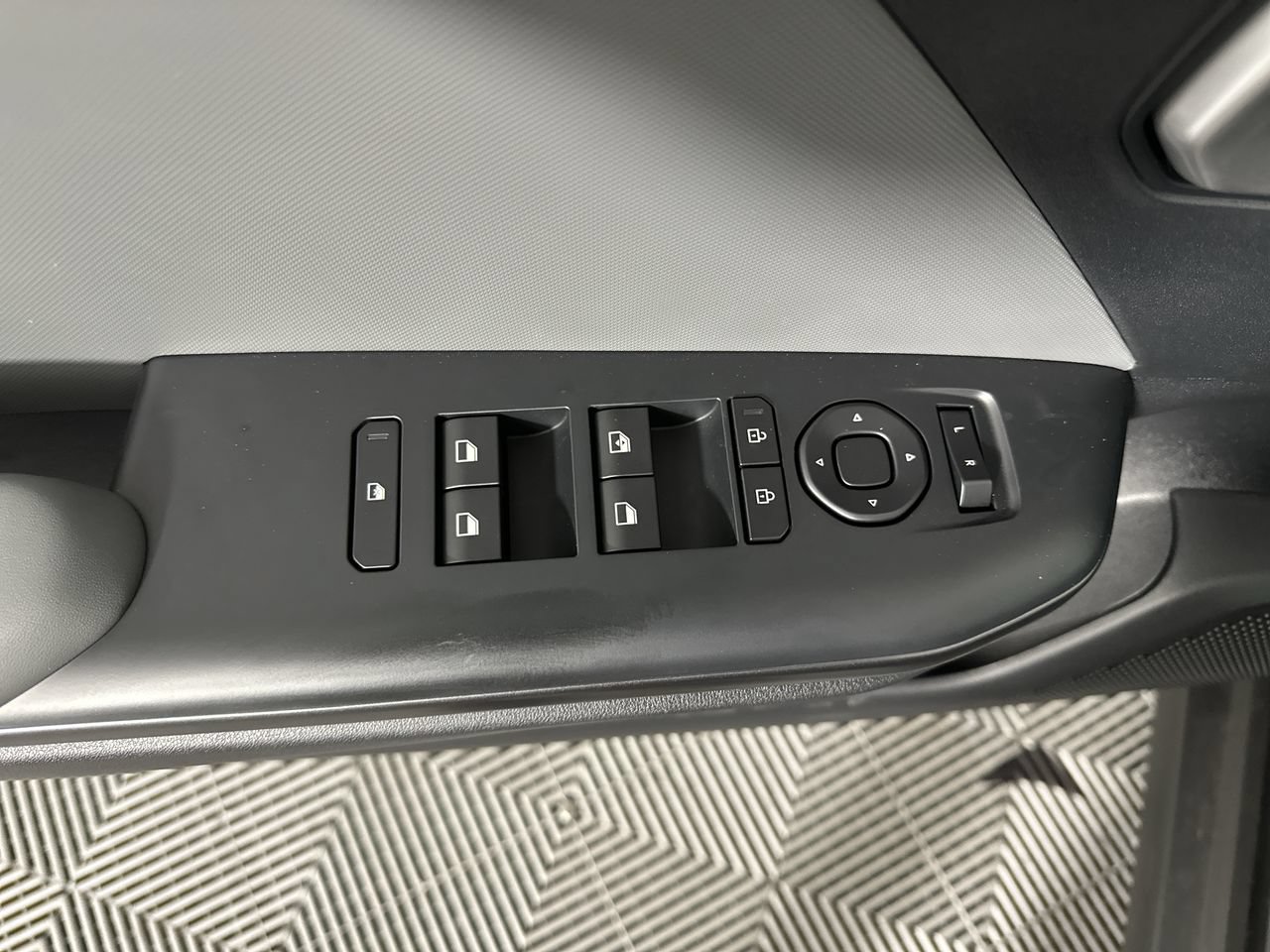New 2026 Kia K4 FWD image 3