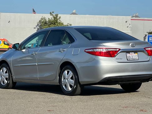 Used 2017 Toyota Camry LE FWD image 7