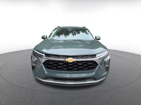 Used 2025 Chevrolet Trax LT FWD image 4