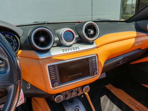 Used 2017 Ferrari California T image 61