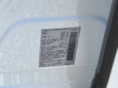 Certified 2025 Nissan Pathfinder Platinum FWD image 35