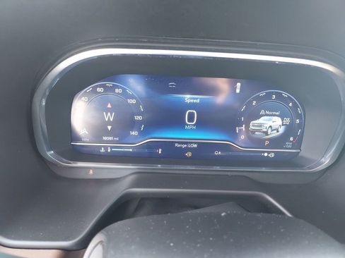 Used 2024 Chevrolet Tahoe High Country image 21