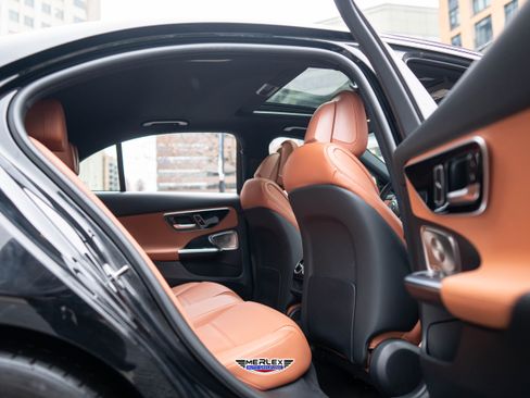 Used 2022 Mercedes-Benz C 300 Sedan w/ Exclusive Trim Package image 19