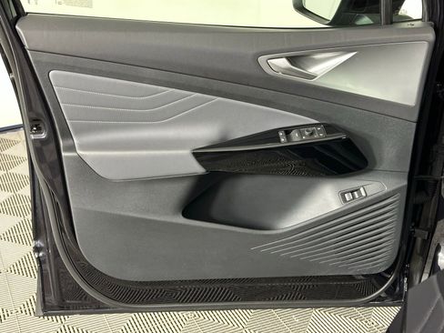 Used 2023 Volkswagen ID.4 Pro S image 38