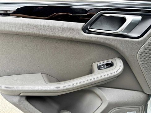 Used 2019 Porsche Macan image 35