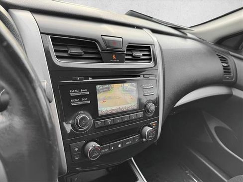 Used 2015 Nissan Altima 2.5 SV image 13