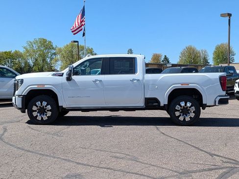 New 2026 GMC Sierra 3500 Denali w/ Denali Reserve Package AWD/4WD image 7